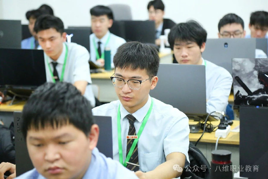 天津大數據培訓機構哪個口碑好推薦八維職業學校的理由