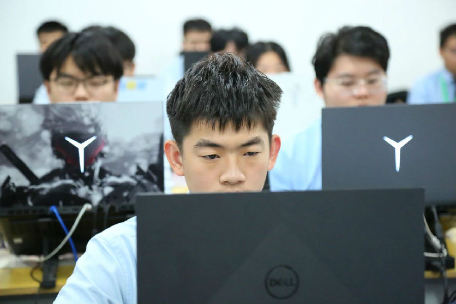 八維職業學校鑄就優質就業的金鑰匙開啟未來職場新篇章